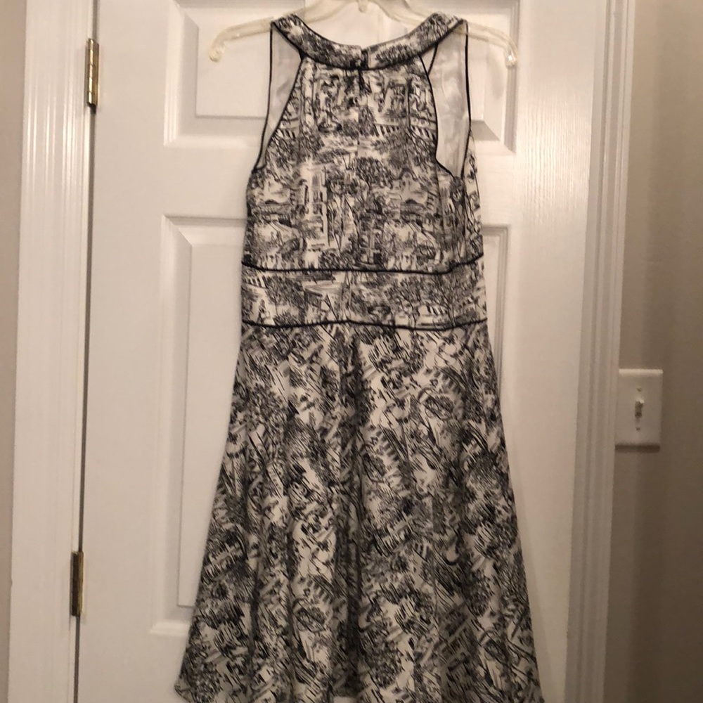 Dress - Picture 3 of 3
